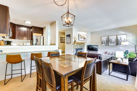 Dining Area | 2nd-Floor Condo