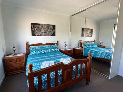 4 bedrooms, iron/ironing board, bed sheets