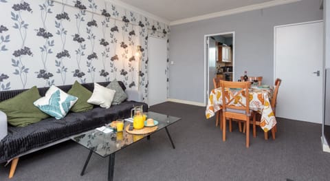 Living Room / Lounge