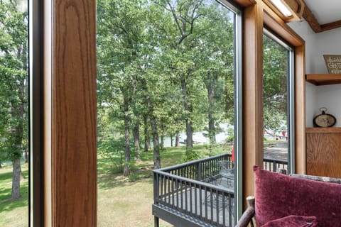 Let the cozy cabin atmosphere embraces you and relaxation unfold