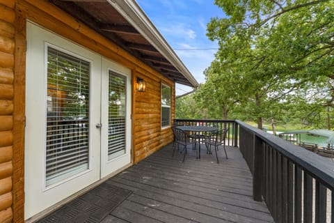 Cozy cabin, fresh air, and endless adventures