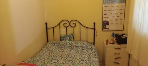 5 bedrooms, iron/ironing board, bed sheets