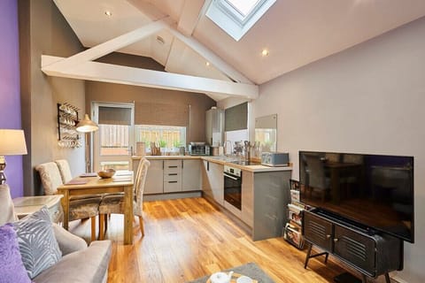 Majestic Purple, Alnwick - Host & Stay