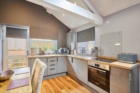 Majestic Purple, Alnwick - Host & Stay