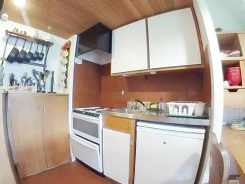 Fridge, dishwasher, coffee/tea maker