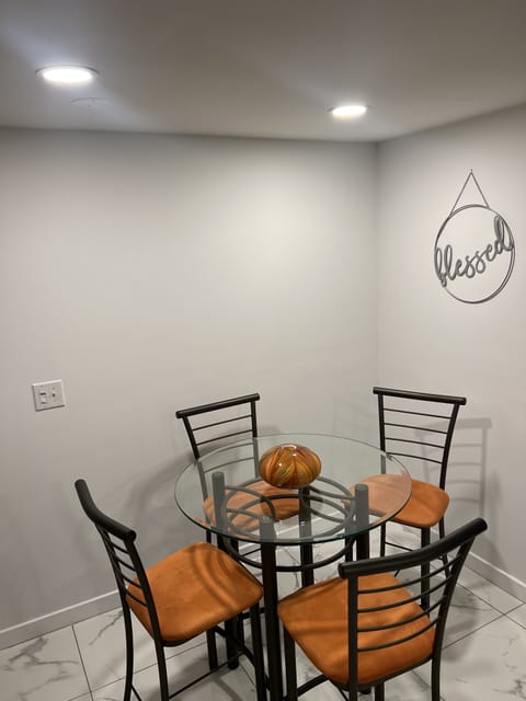 Common space dinning room