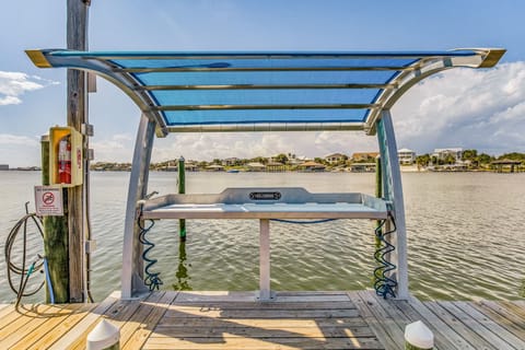 Fish Cleaning Station