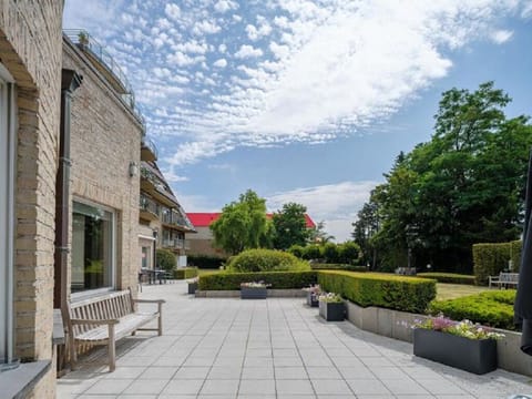 Mayflower Restaurant/Lounge Terrace