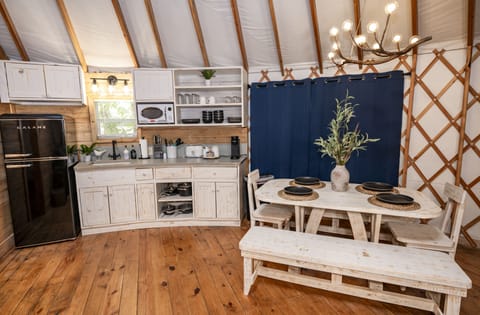 The Kitchenette is equipped with everything needed to prepare a delicious meal!