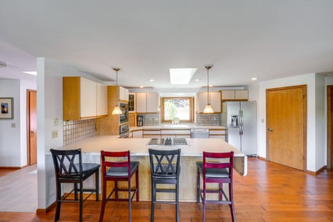 Kitchen | Equipped w/ Cooking Basics