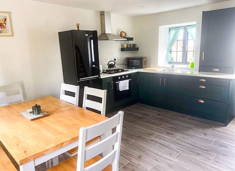 Shannon Castle Holiday Cottages Type D, Riverside Holiday Accommodation Available in Ballysteen, County Limerick