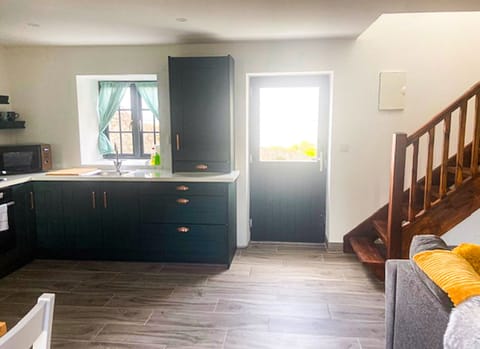 Shannon Castle Holiday Cottages Type D, Riverside Holiday Accommodation Available in Ballysteen, County Limerick