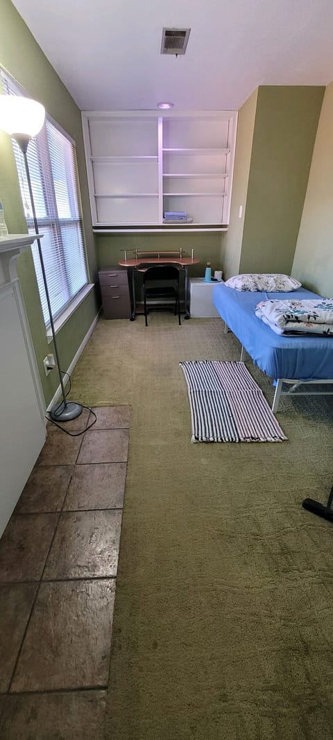 1 bedroom, iron/ironing board, WiFi