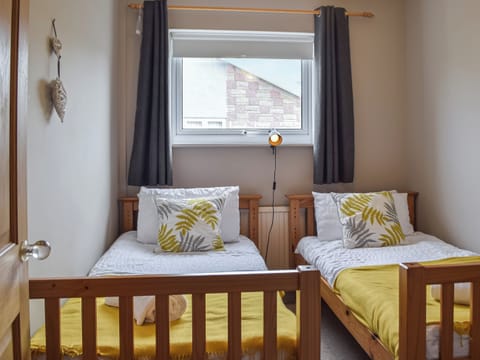 Twin bedroom | Maes Dyfed, St Davids
