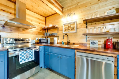 Kitchen | Coffee Maker | Blender | Dishware & Flatware | Cooking Basics