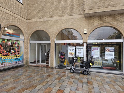 Front Building Entrance (1)