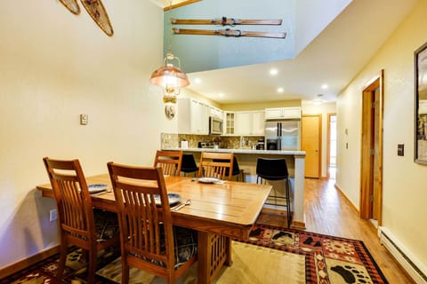 Dining Area | Dishware & Flatware Provided | Electric Heating