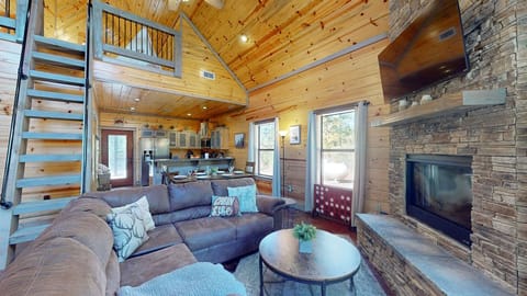 8-Rufus Roost-Living-Room[1]