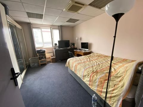 20 bedrooms, desk, iron/ironing board, free WiFi