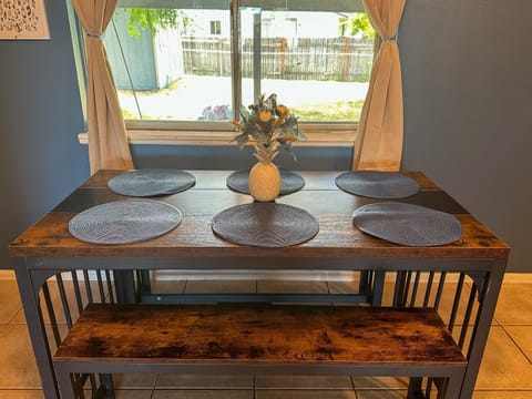 Enjoy meals with family or friends at the spacious 6-seater dining table.