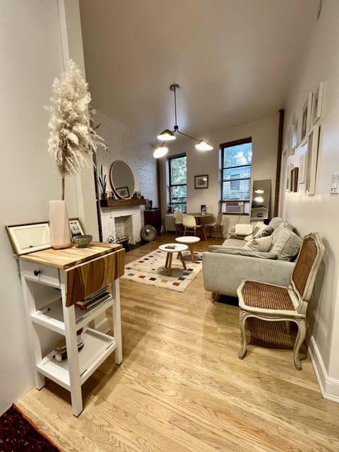 Fireplace, books, stereo