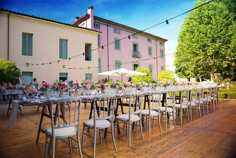 Al fresco dining at Villa Dani