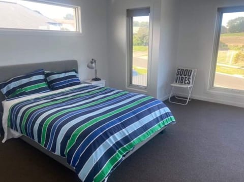 6 bedrooms, iron/ironing board, bed sheets
