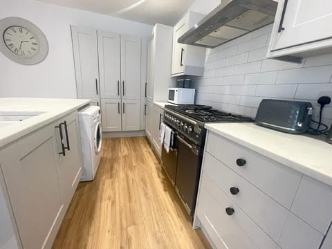 Fully equippted kitchenette - Perfefct for cooking with the whole family