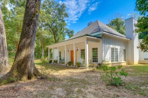 Fairhope Vacation Rental | 3BR | 2.5BA | 2,350 Sq Ft | 1 Step Required