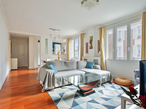 Espace salon avec canapé confortable