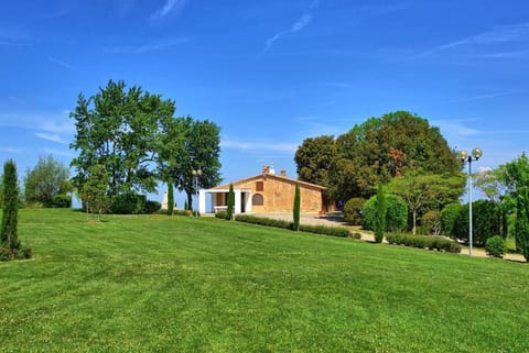 Property, House, Home, Land Lot, Lawn, Grass, Real Estate, Natural Landscape, Estate, Sky