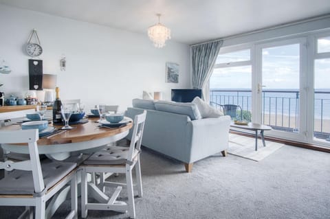 17 Beach Court - 2 Bed Apartment - Saundersfoot (17167)