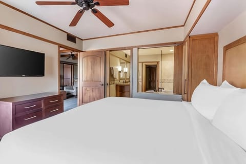 Comfortable Unit with King size bed