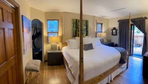 Master bedroom. Jacuzzi just outside the slider