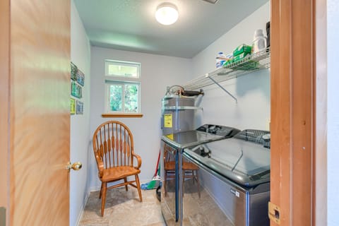 Laundry | Detergent Provided