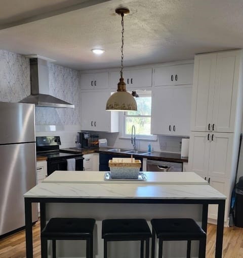 Kitchen with island