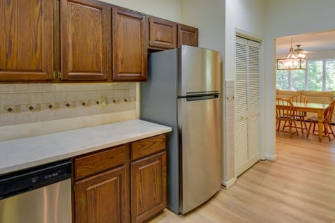 Fridge, stovetop, dishwasher, coffee/tea maker