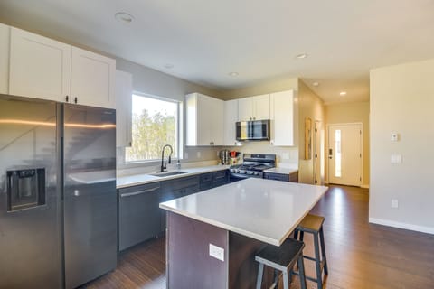 Kitchen | Blender | Crockpot | Coffee Grinder & Maker | Toaster Oven