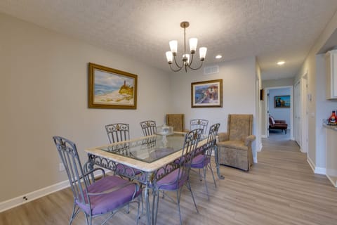 Dining Room | Dishware & Flatware Provided