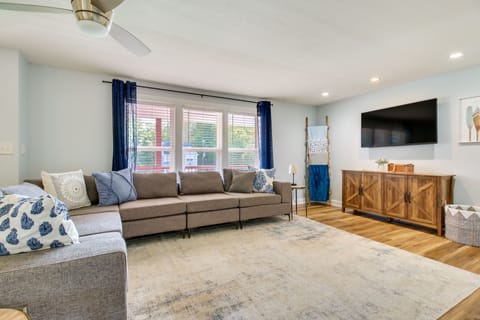 Hillsboro Vacation Rental | 1,400 Sq Ft | 4BR | 3BA | Stairs Required