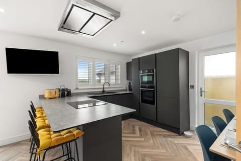 Lovely Cottage with Hot Tub