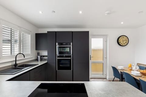 Lovely Cottage with Hot Tub