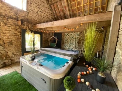Indoor spa tub