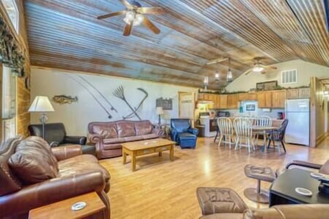 D53aec4e aad8 41a5 aec6 bca49b7eda7b