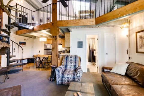 Silverthorne Vacation Rental | 2BR | 2BA | Steps Required | 1,008 Sq Ft