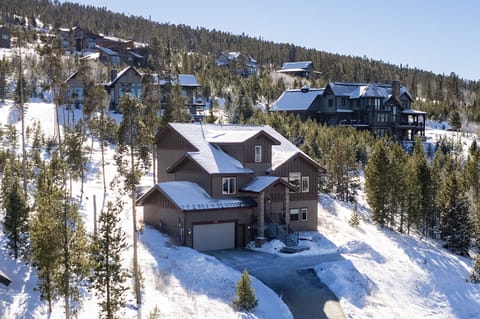 Ski in / out from Rod's Way ski run