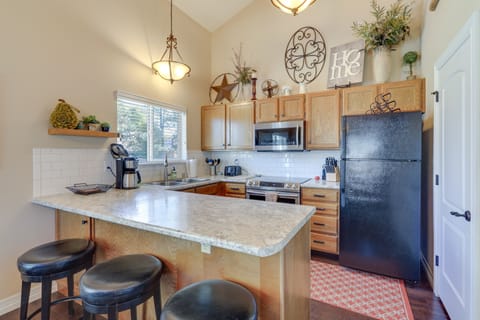 Kitchen | Cooking Basics | Dishware & Flatware | Trash Bags | Paper Towels