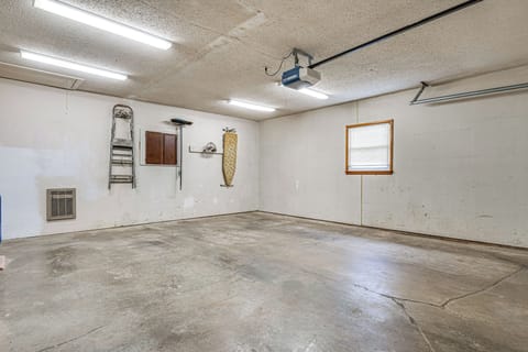 Parking | Garage (2 Vehicles)