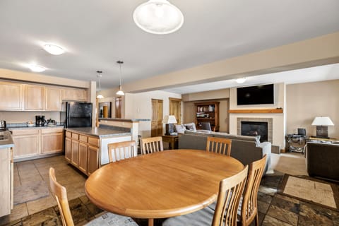 Dining room and fully equipped kitchen.