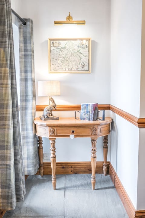 Smithy Cottage - Lounge